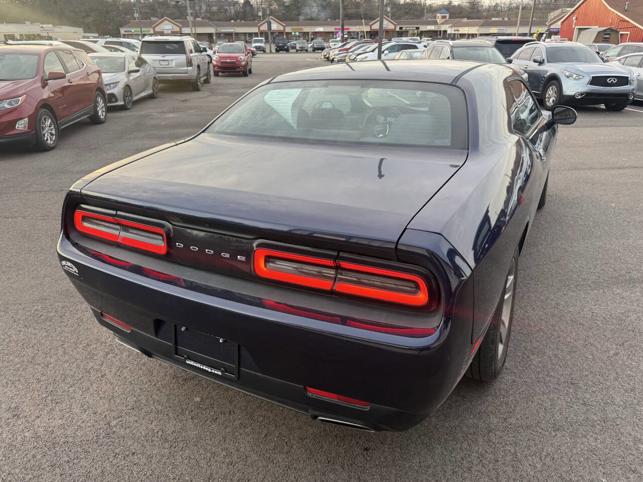Used 2016 Dodge Challenger SXT image 8