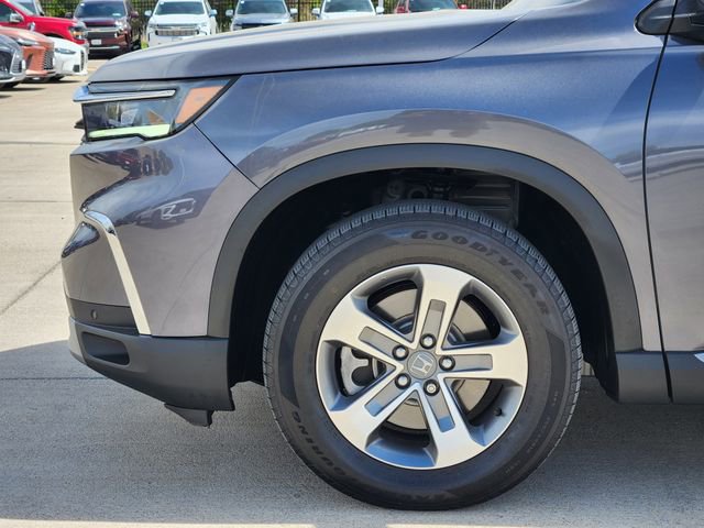 Used 2025 Honda Pilot EX-L image 6