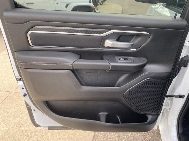 New 2026 RAM 1500 4x4 Crew Cab image 28