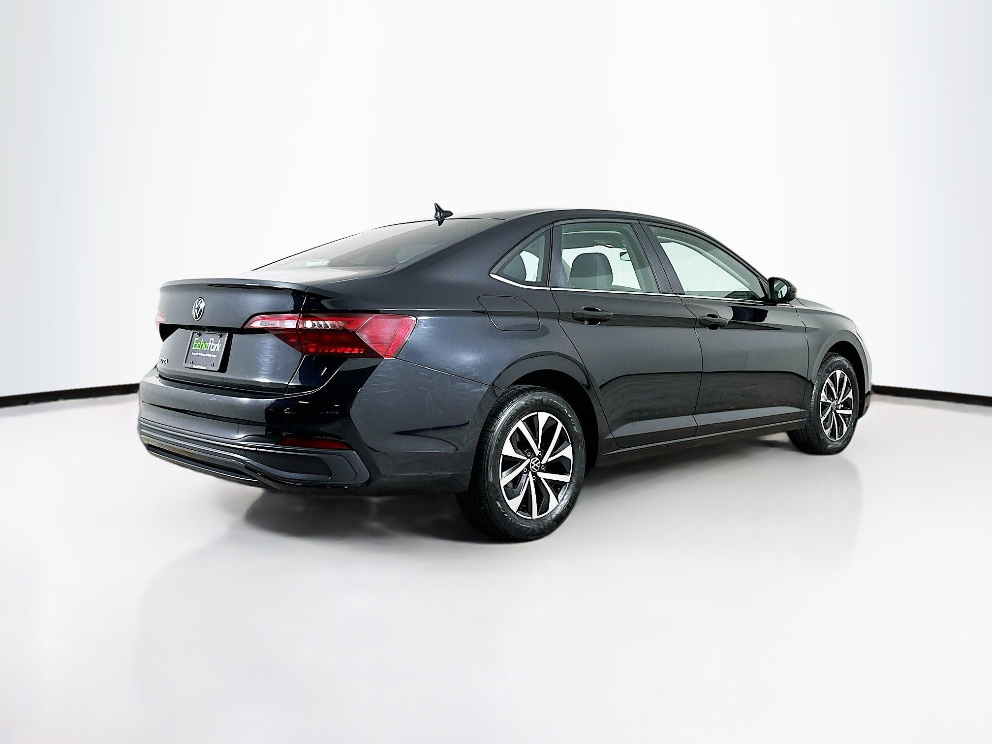 Used 2024 Volkswagen Jetta S image 9