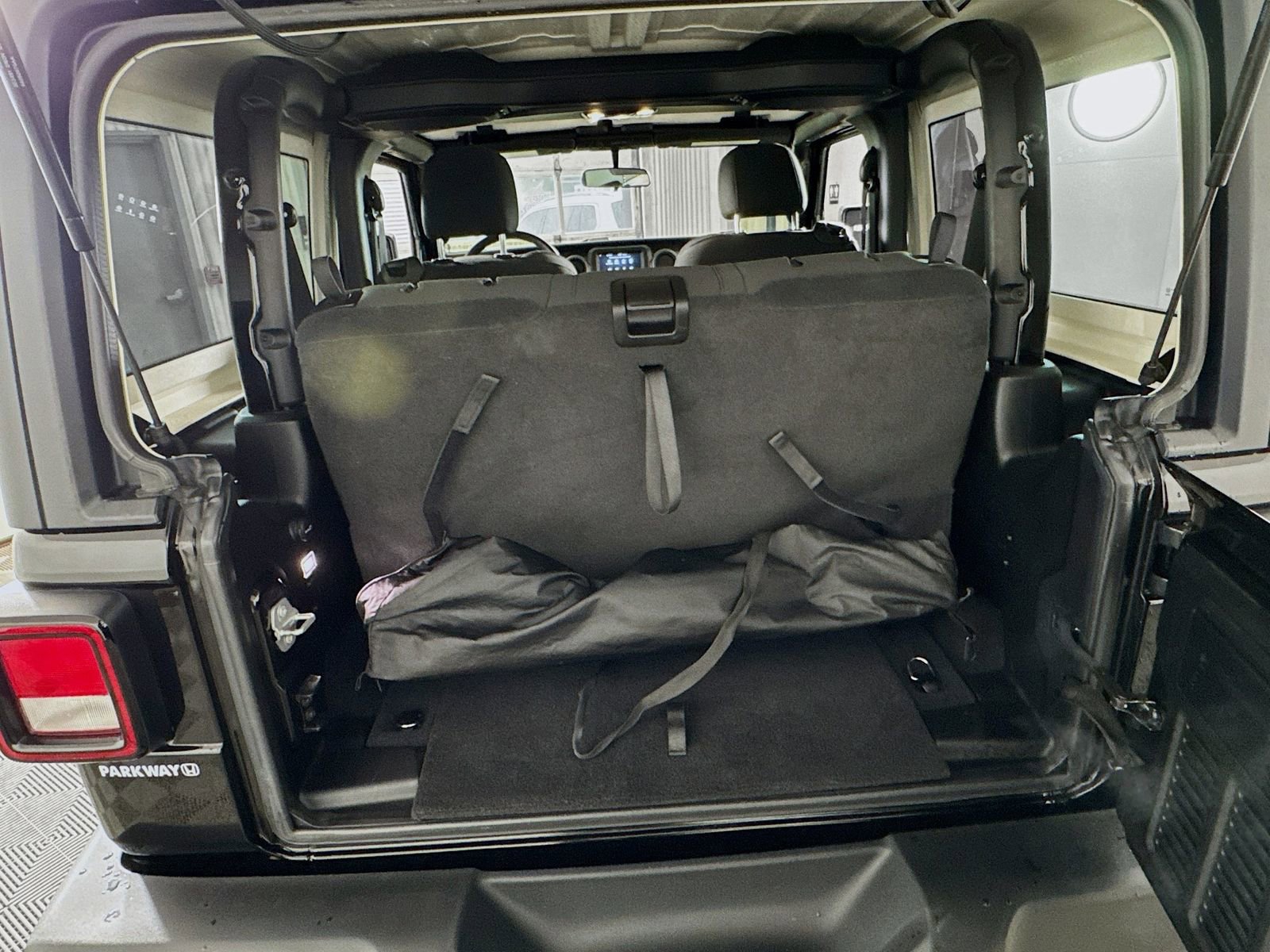 Used 2022 Jeep Wrangler Sport image 19