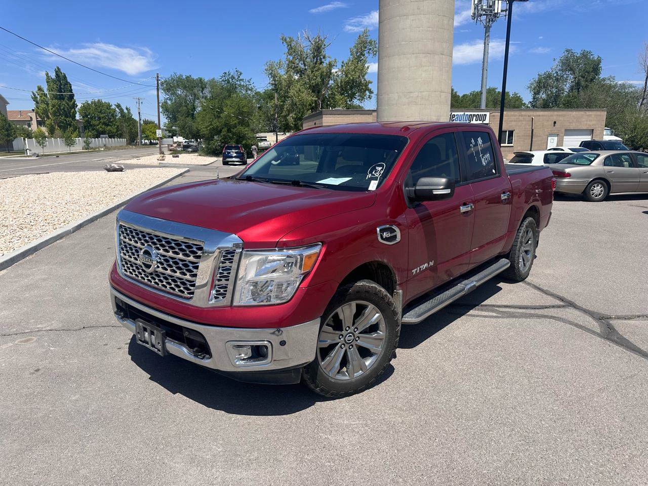 Used 2017 Nissan Titan SV AWD/4WD image 6