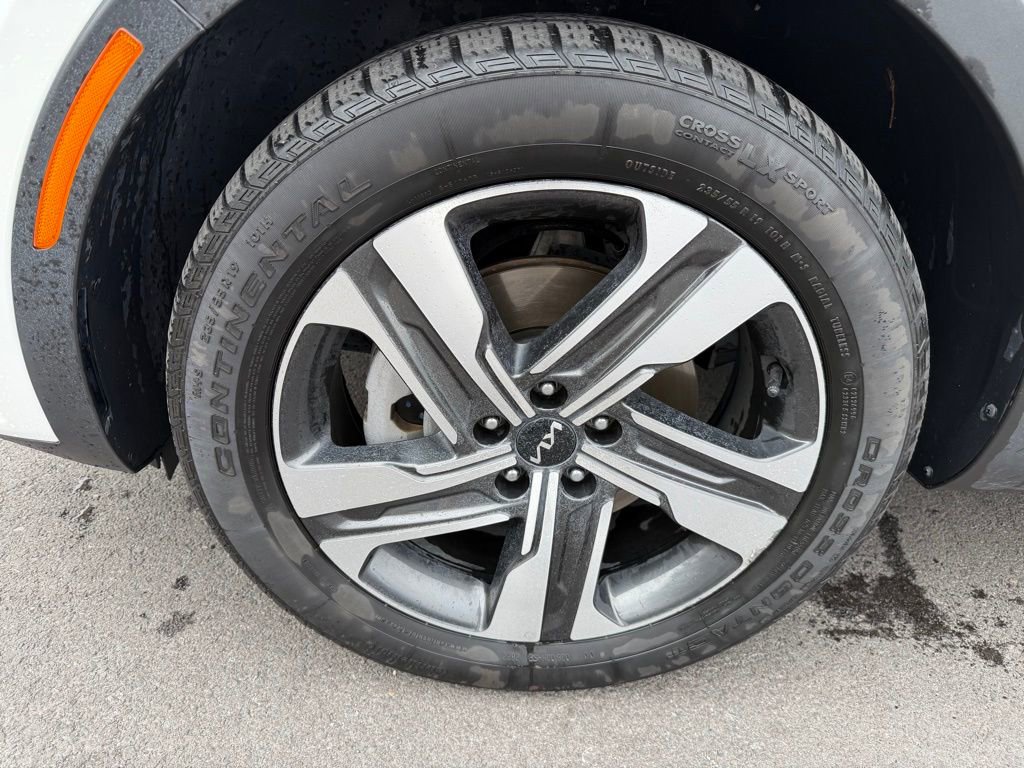 Certified 2023 Kia Sorento EX image 10