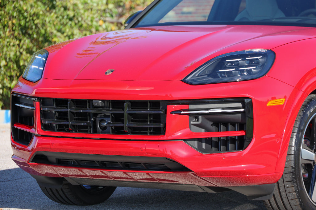 New 2026 Porsche Cayenne GTS AWD/4WD image 27