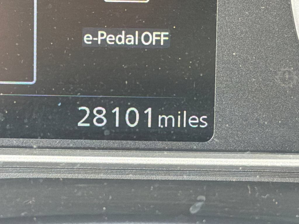 Used 2022 Nissan Leaf SV FWD image 25