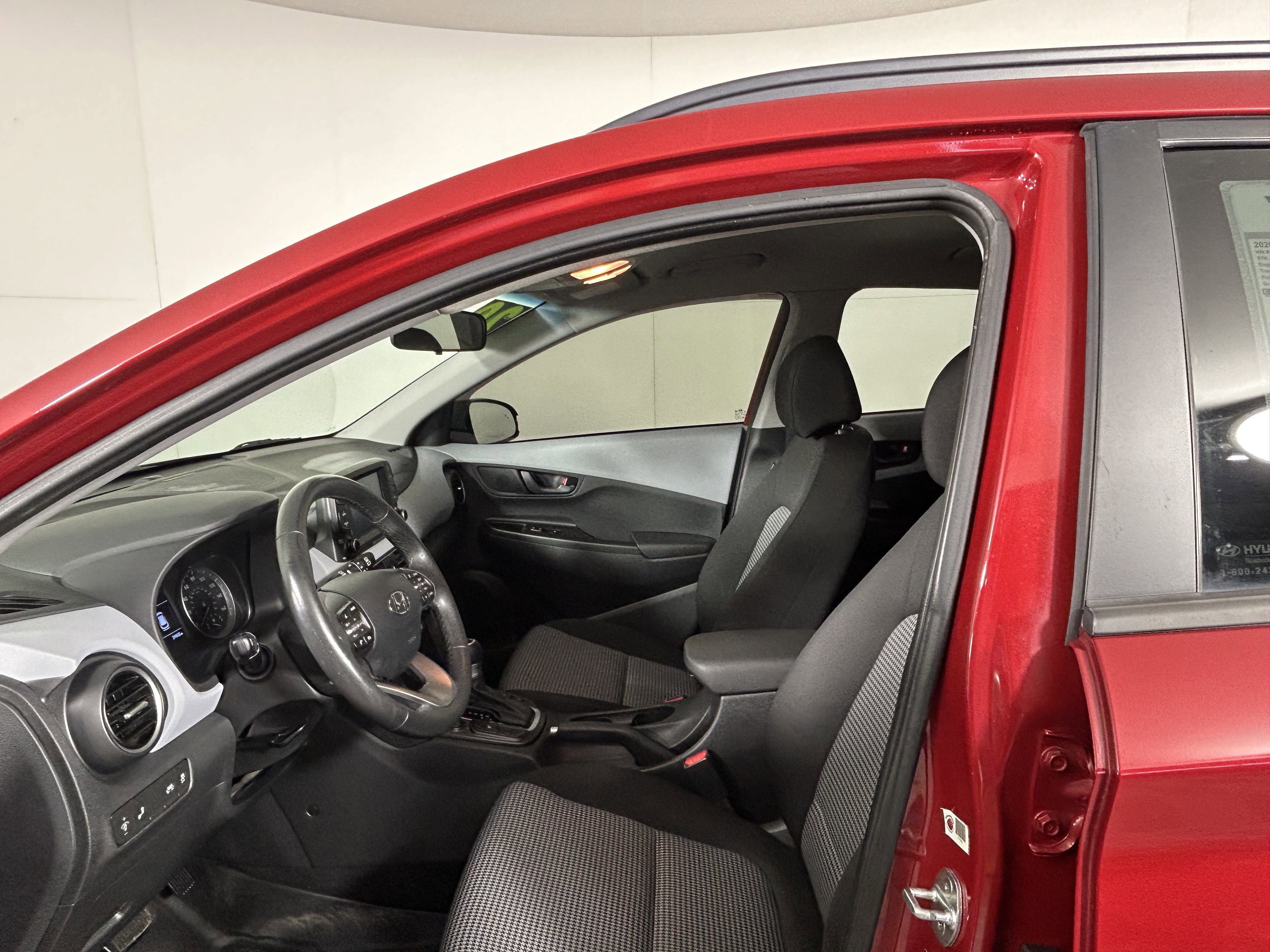 Used 2020 Hyundai Kona SEL w/ Cargo Package image 19