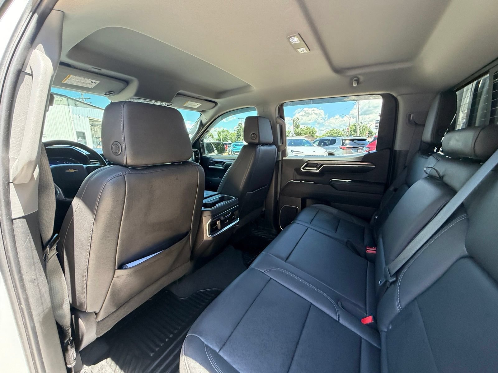 Used 2023 Chevrolet Silverado 1500 LTZ w/ Technology Package AWD/4WD image 34