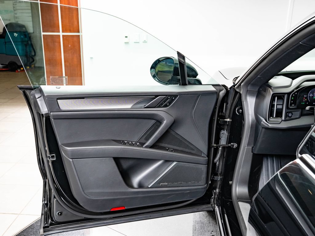 New 2026 Porsche Cayenne Electric AWD/4WD image 23