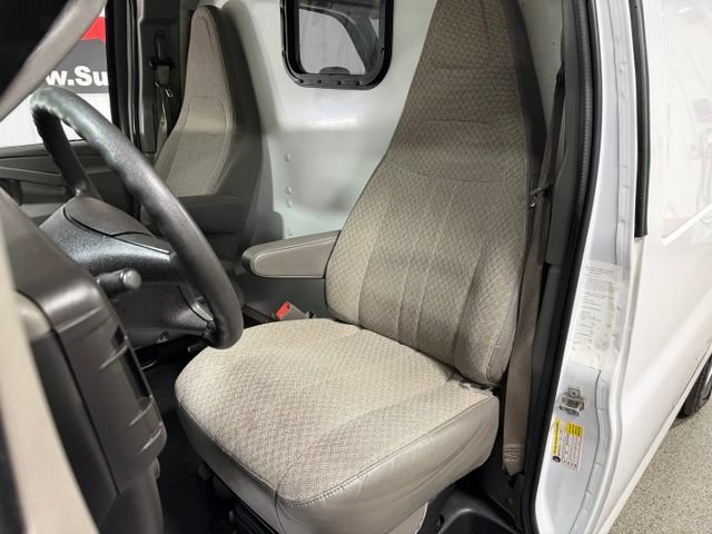 Used 2019 Chevrolet Express 2500 RWD image 16