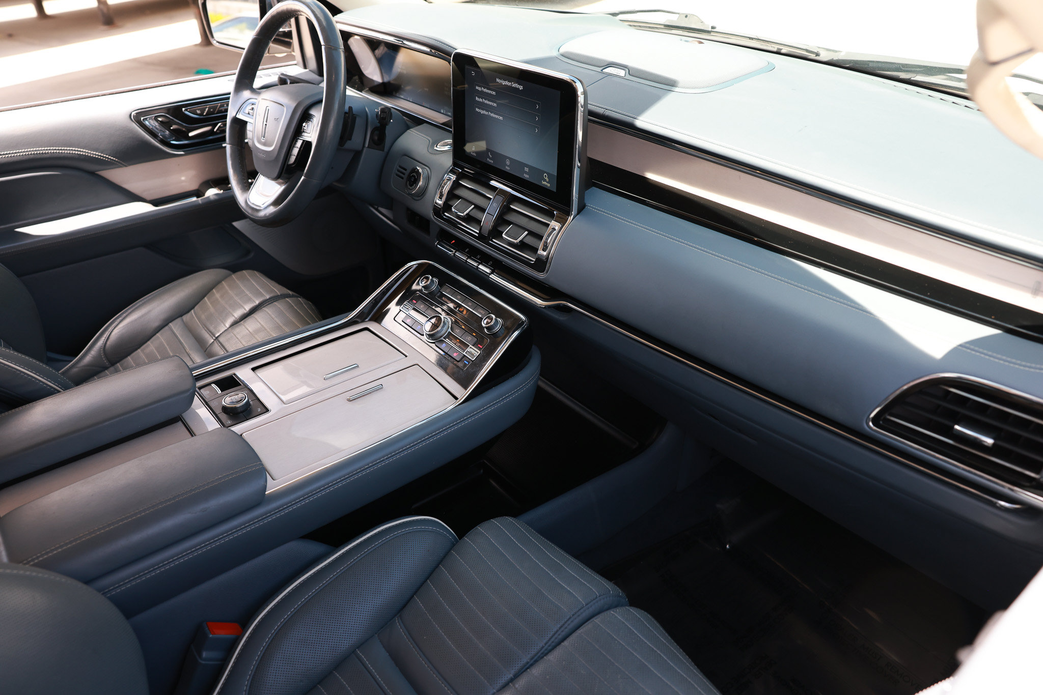 Used 2020 Lincoln Navigator L Black Label w/ Cargo Convenience Package AWD/4WD image 21