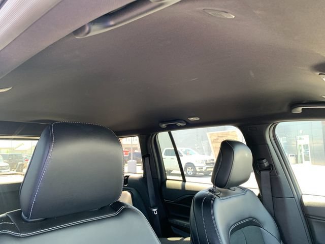 Used 2025 Jeep Grand Cherokee Altitude AWD/4WD image 18
