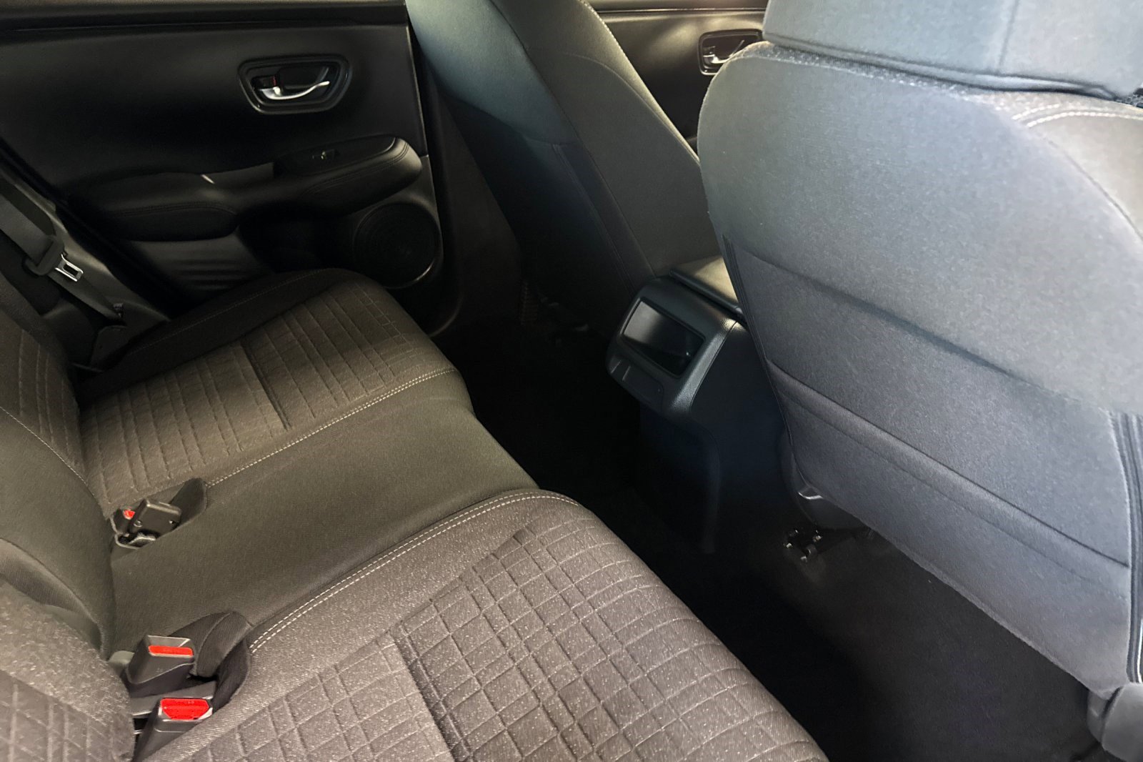 Certified 2023 Honda HR-V LX image 29
