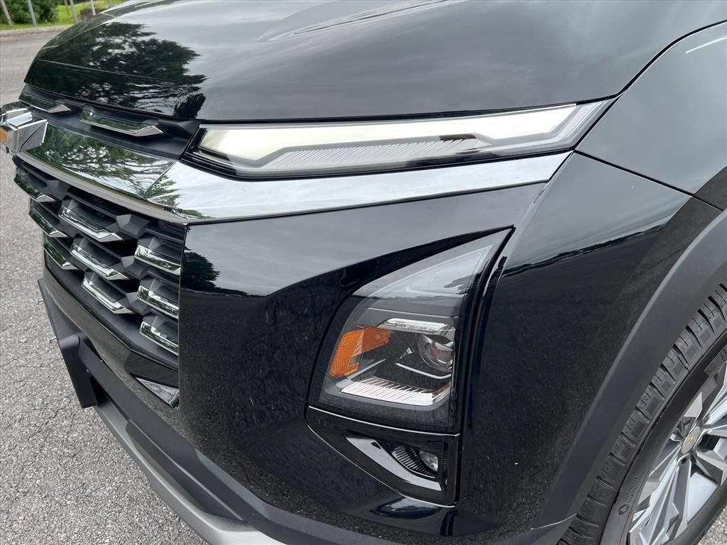 Used 2026 Chevrolet Equinox LT w/ Safety and Technology Package AWD/4WD image 9