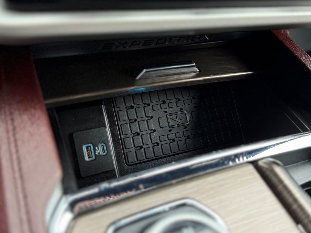 Certified 2024 Ford Expedition Limited image 21