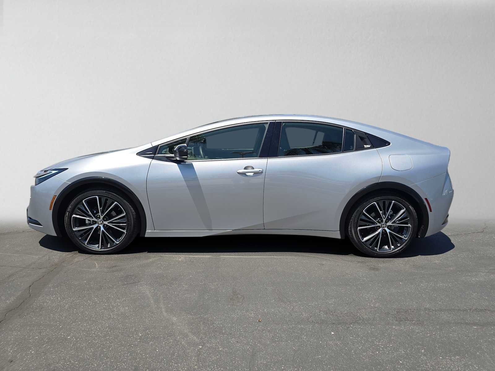 Certified 2026 Toyota Prius XLE FWD image 6