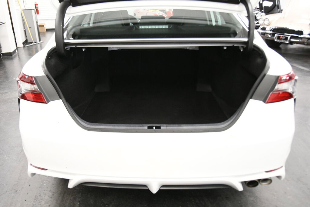 Used 2024 Toyota Camry SE image 21