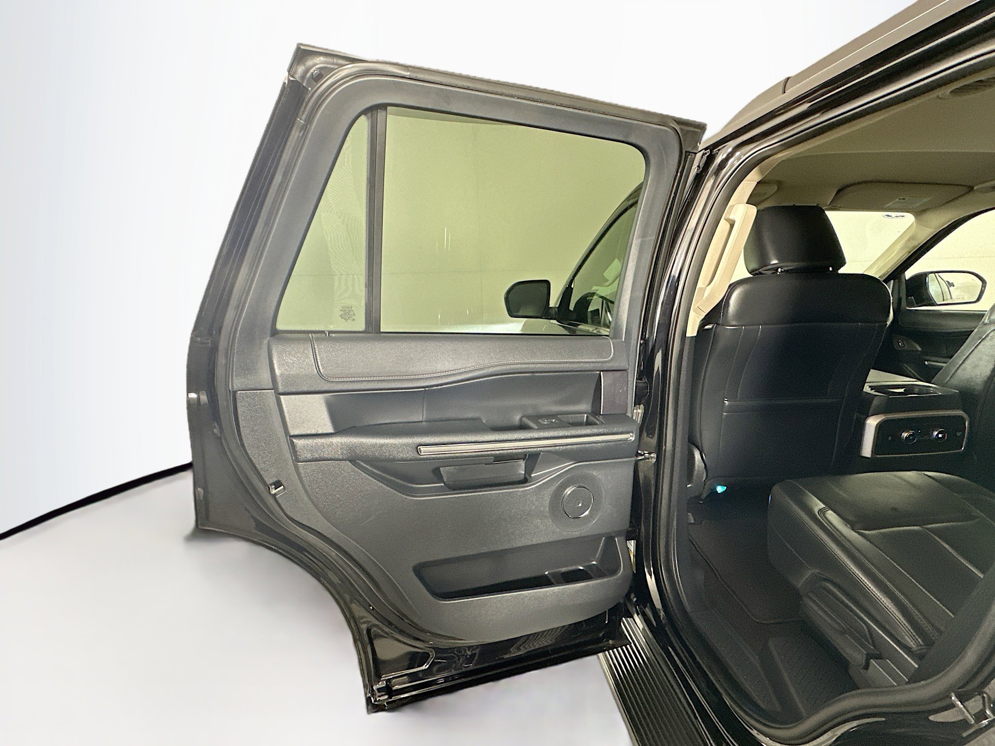 Used 2024 Ford Expedition XLT image 26