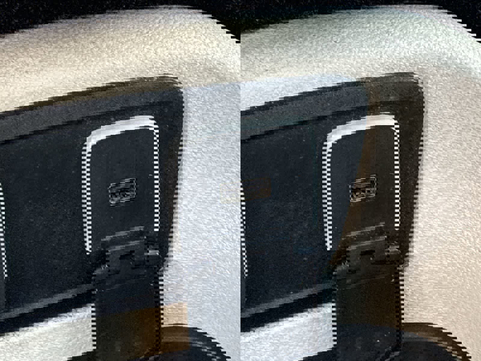 Used 2019 Chrysler Pacifica Touring-L image 35