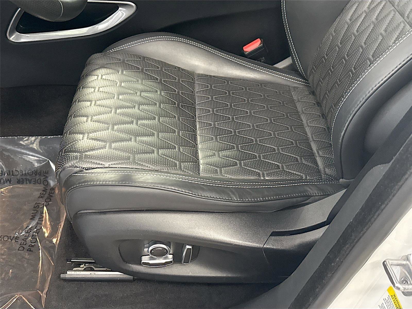 Used 2020 Jaguar F-PACE SVR image 20