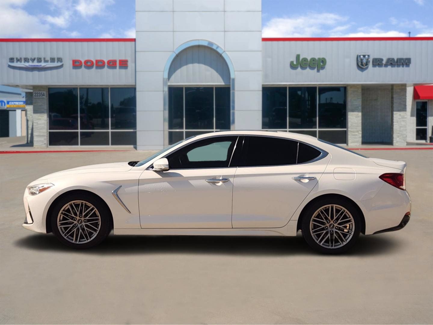 Used 2020 Genesis G70 2.0T w/ Elite Package RWD image 3
