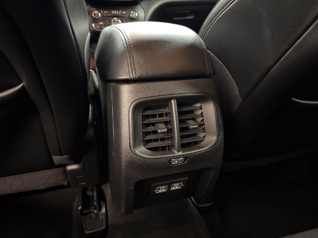 Used 2021 Jeep Cherokee Latitude Plus FWD image 26