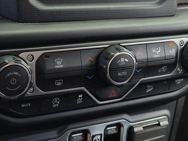 Used 2019 Jeep Wrangler Unlimited Sahara AWD/4WD image 13