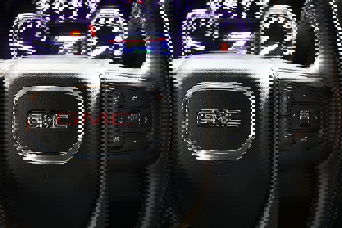 Used 2023 GMC Sierra 2500 AT4 w/ AT4 Preferred Package AWD/4WD image 27