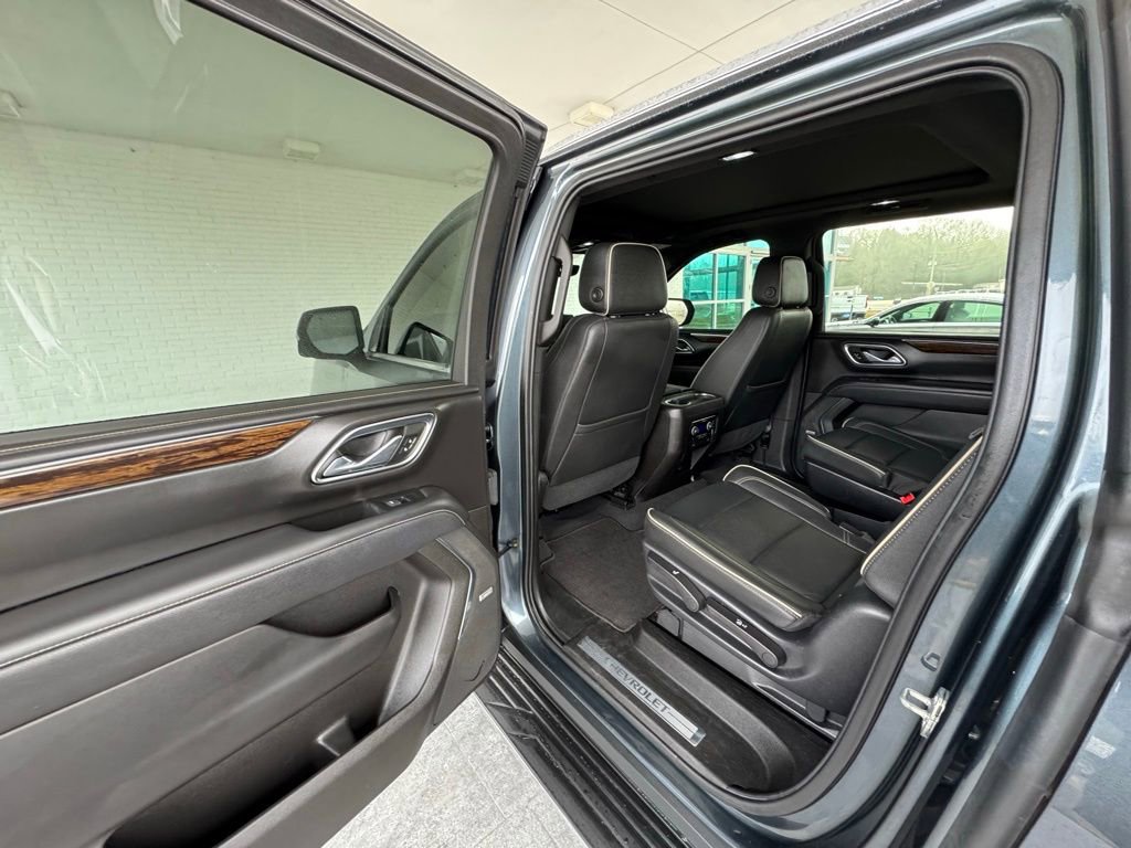 Used 2021 Chevrolet Suburban Premier w/ Premium Package RWD image 20