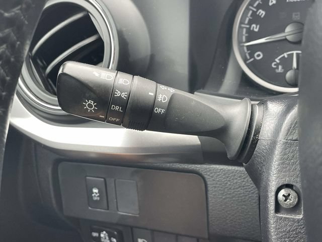 Used 2023 Toyota Tacoma SR5 w/ SR5 Appearance Package RWD image 31