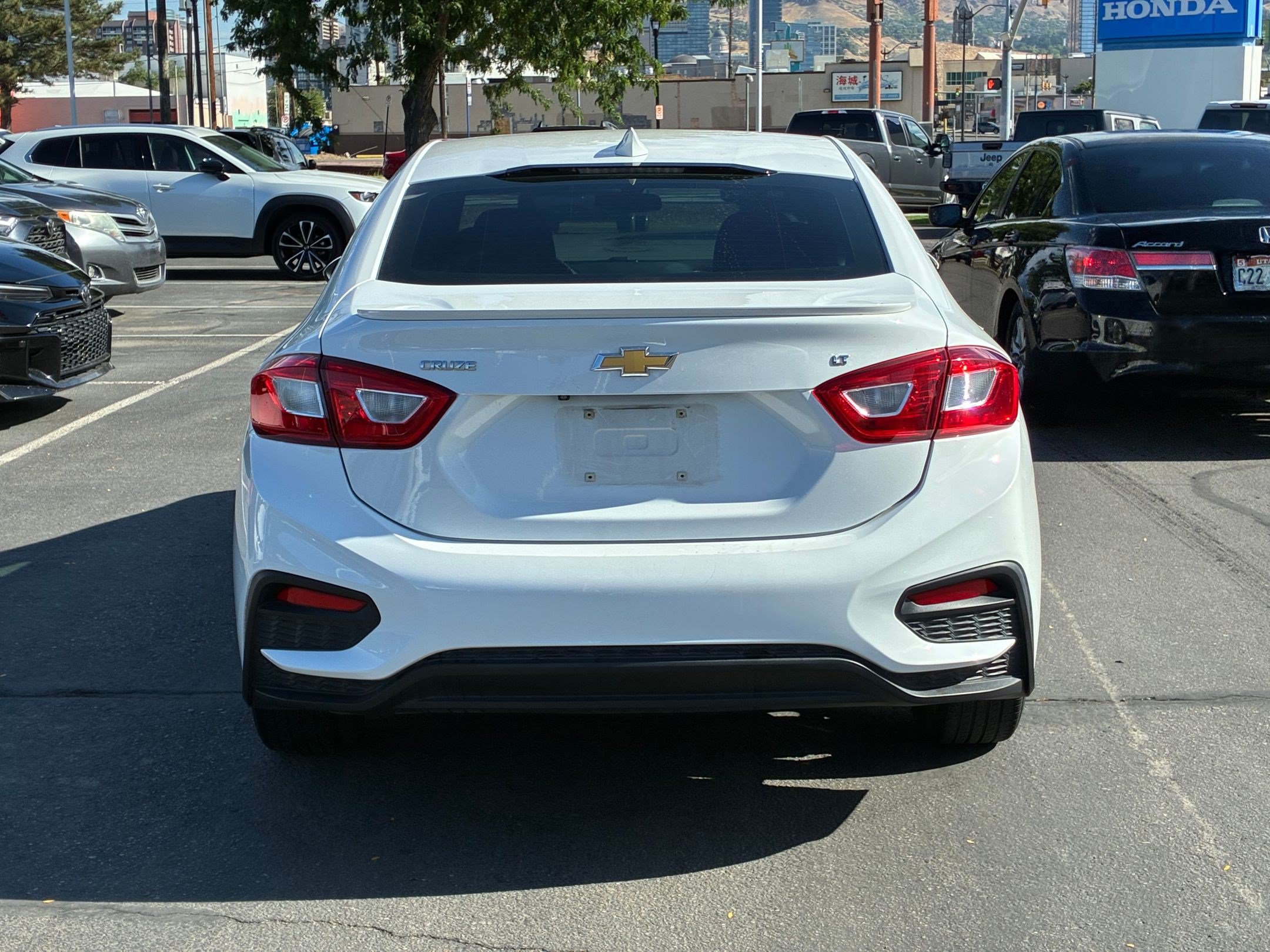 Used 2018 Chevrolet Cruze LT w/ Convenience Package FWD image 7
