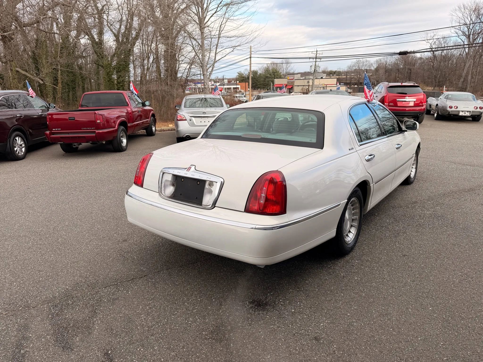 Used 2001 Lincoln Town Car Executive image 6