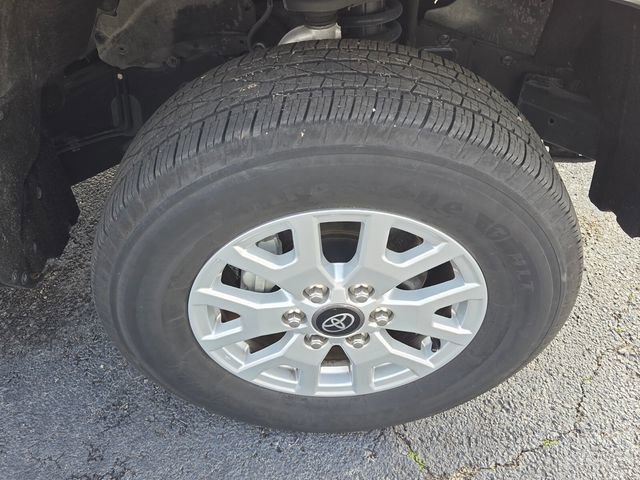 Used 2024 Toyota Tacoma SR5 AWD/4WD image 9
