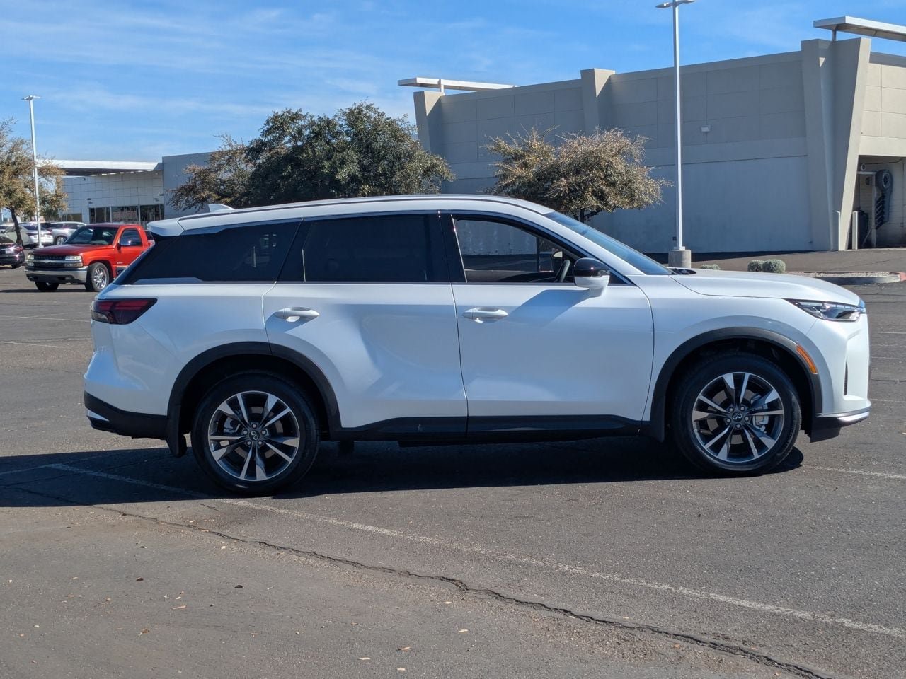 Certified 2026 INFINITI QX60 Pure w/ Cargo Package AWD/4WD image 6