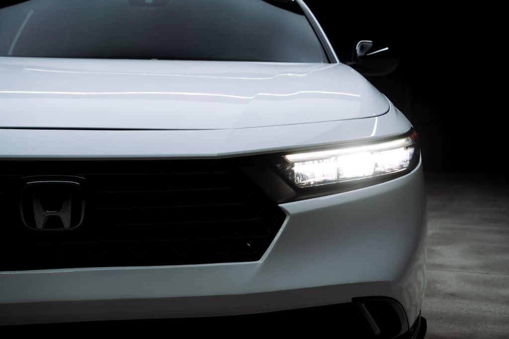 Used 2023 Honda Accord Sport image 4