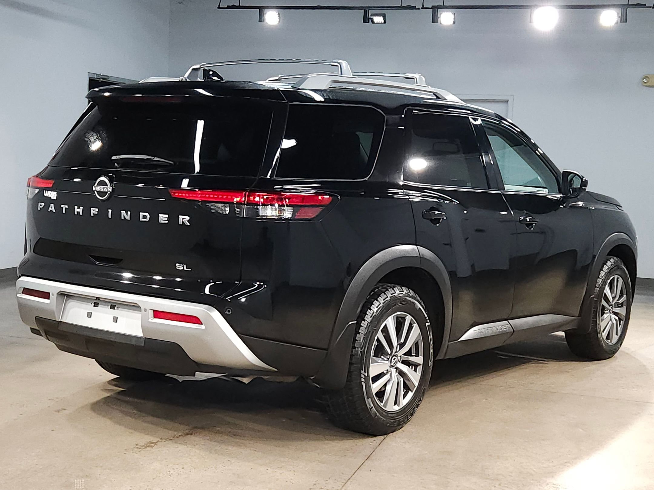 Used 2022 Nissan Pathfinder SL image 7