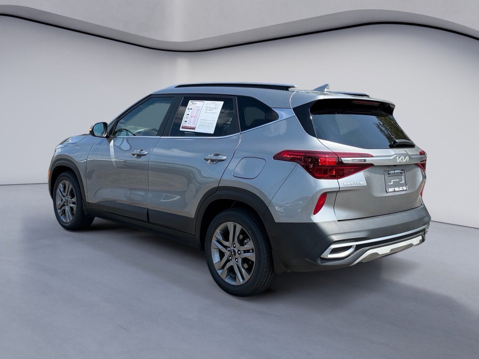 Used 2023 Kia Seltos S FWD image 3