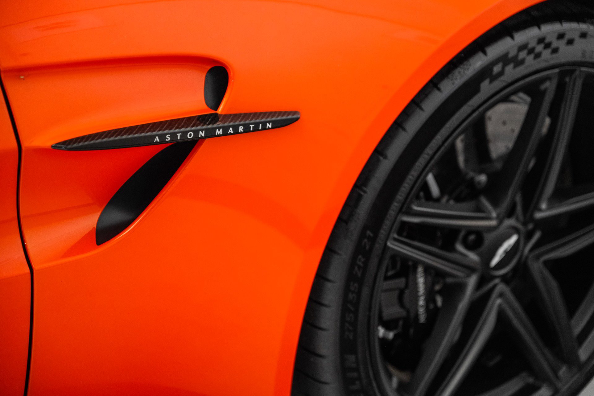 Used 2025 Aston Martin V8 Vantage Coupe image 9