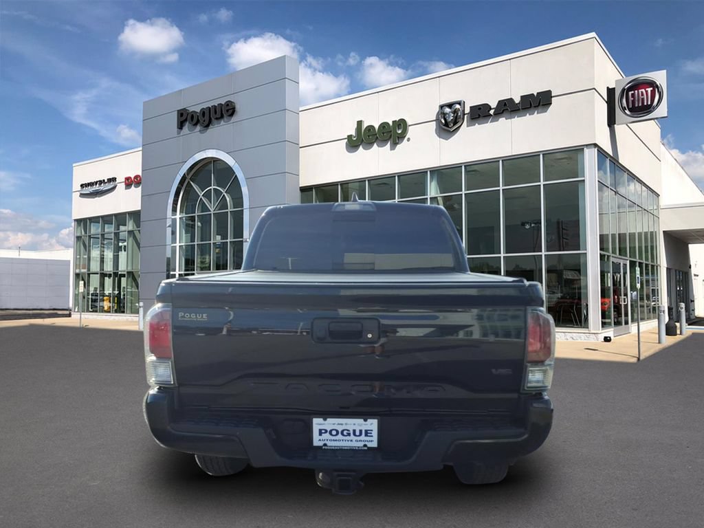 Used 2020 Toyota Tacoma TRD Sport AWD/4WD image 3