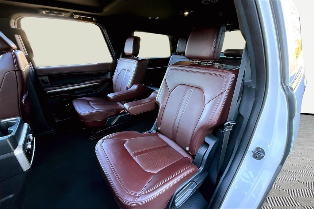 Used 2023 Ford Expedition Limited image 15