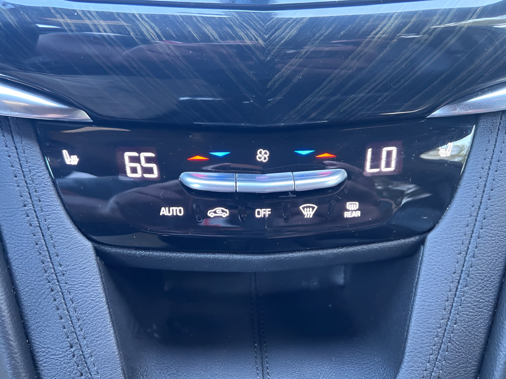 Used 2020 Cadillac XT6 Premium Luxury FWD image 27