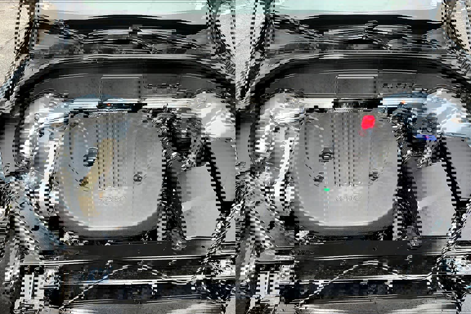 Used 2024 Volvo XC60 B5 Plus w/ Climate Package image 30