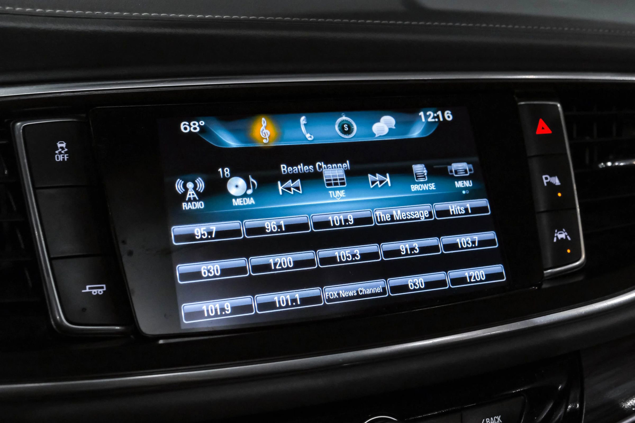 Used 2018 Buick Enclave Premium w/ Experience Buick Package image 29