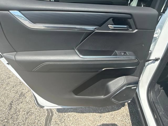 Certified 2025 GMC Acadia Elevation FWD image 24