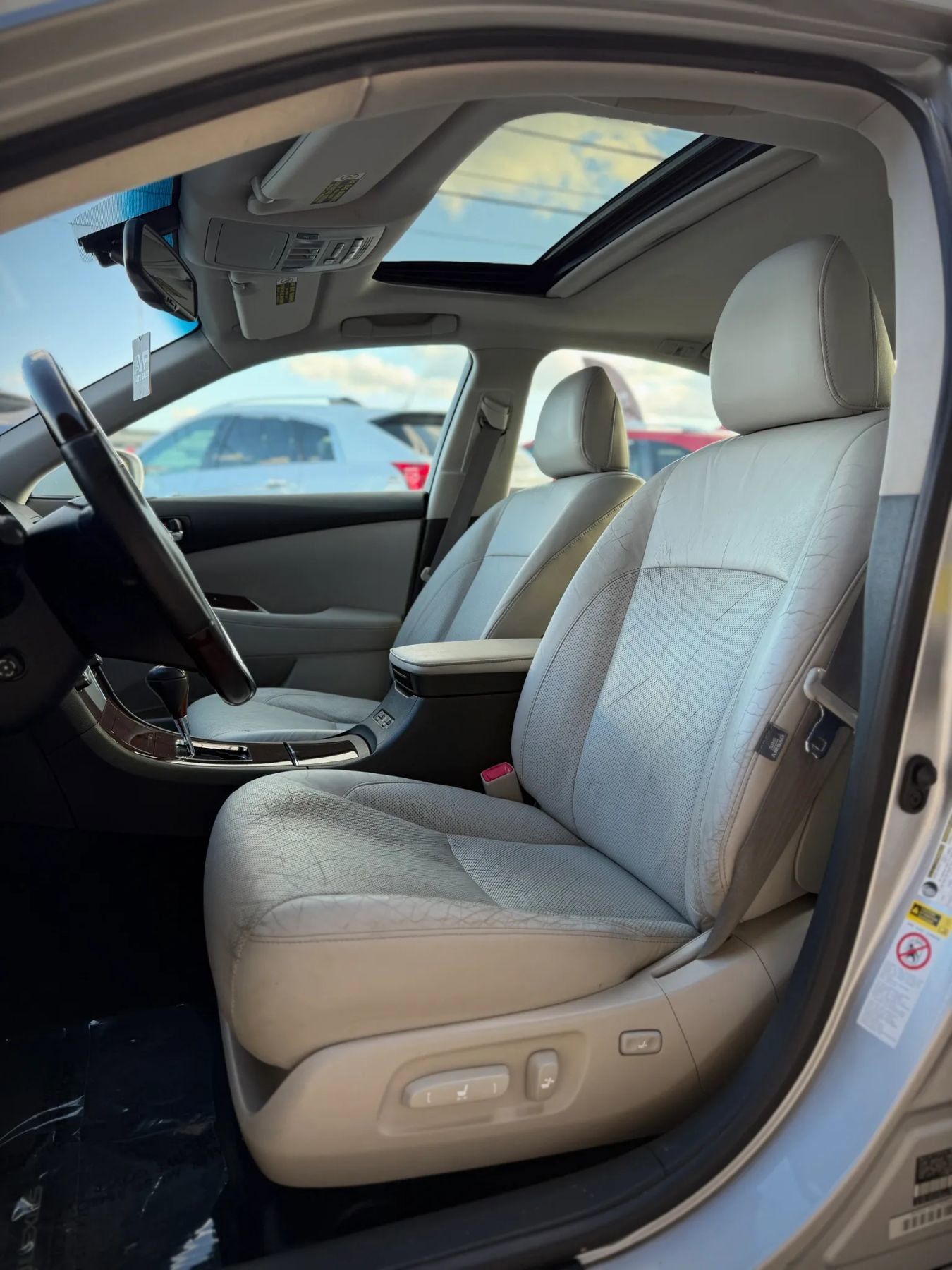 Used 2010 Lexus ES 350 FWD image 5