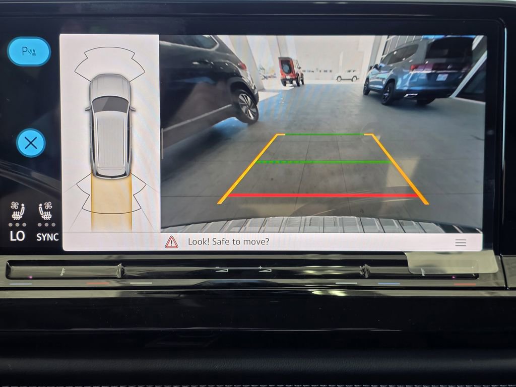 New 2026 Volkswagen Atlas SE image 12