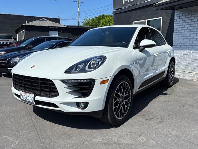 Used 2018 Porsche Macan AWD/4WD image 17