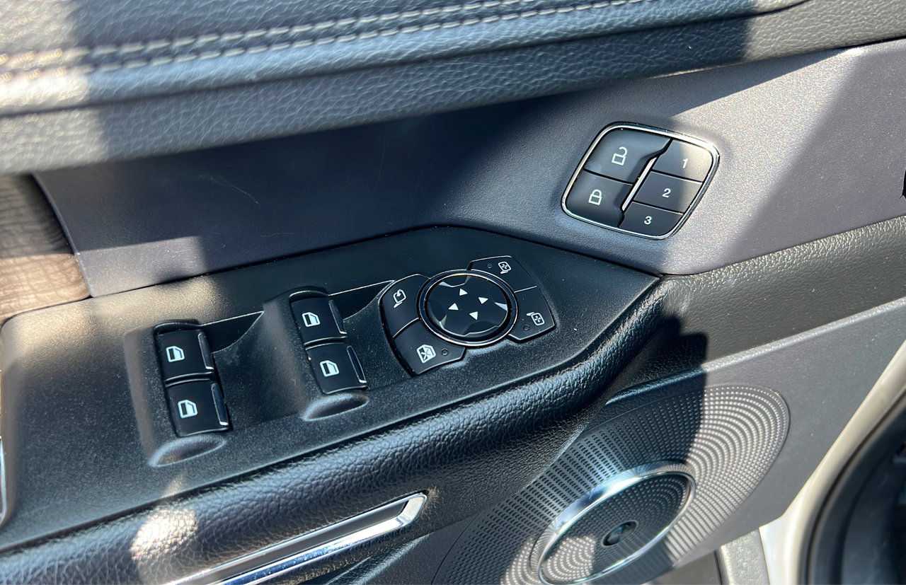 Used 2021 Ford Expedition Max Limited image 26