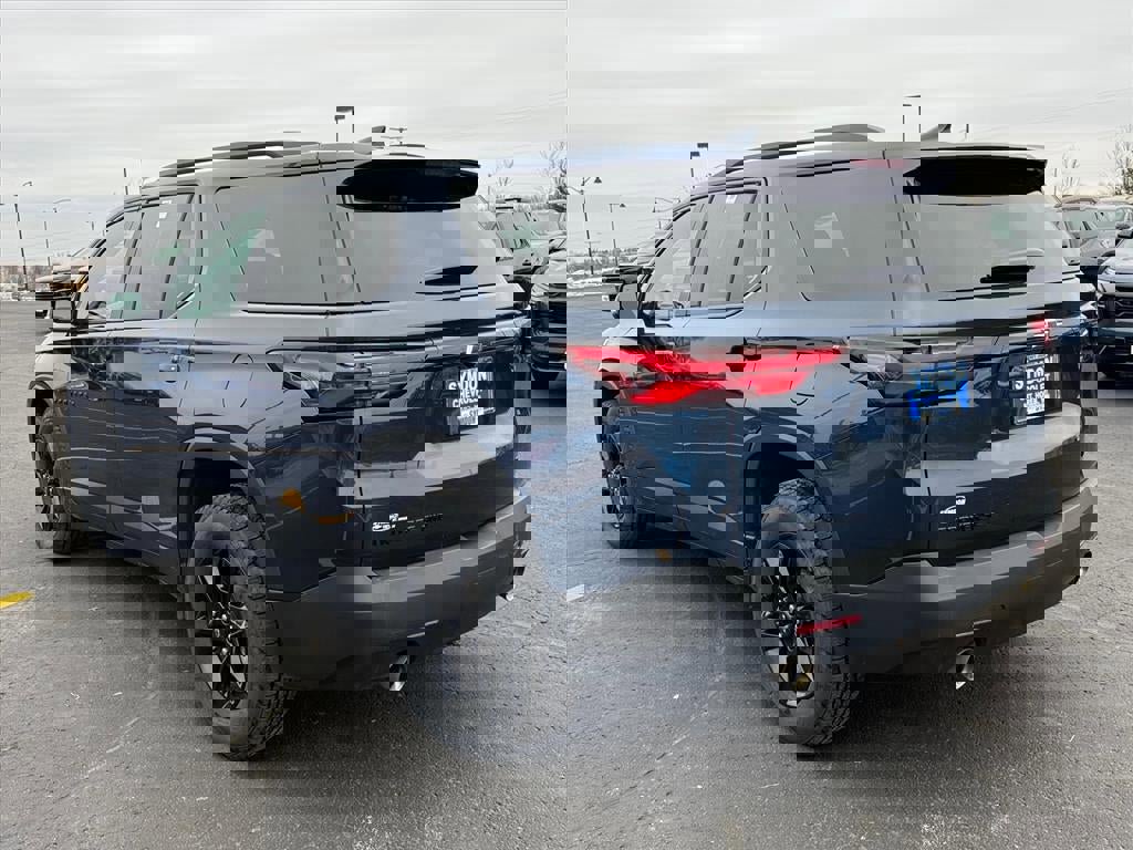 Certified 2023 Chevrolet Traverse LT w/ Midnight/Sport Edition image 3