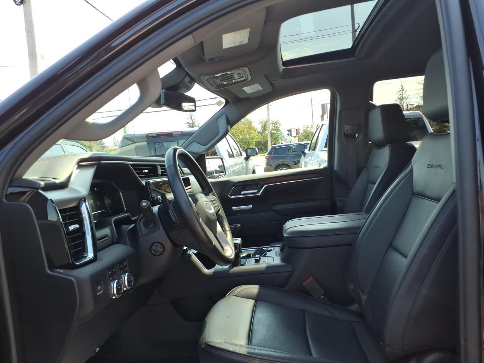 Used 2024 GMC Sierra 1500 Denali AWD/4WD image 18