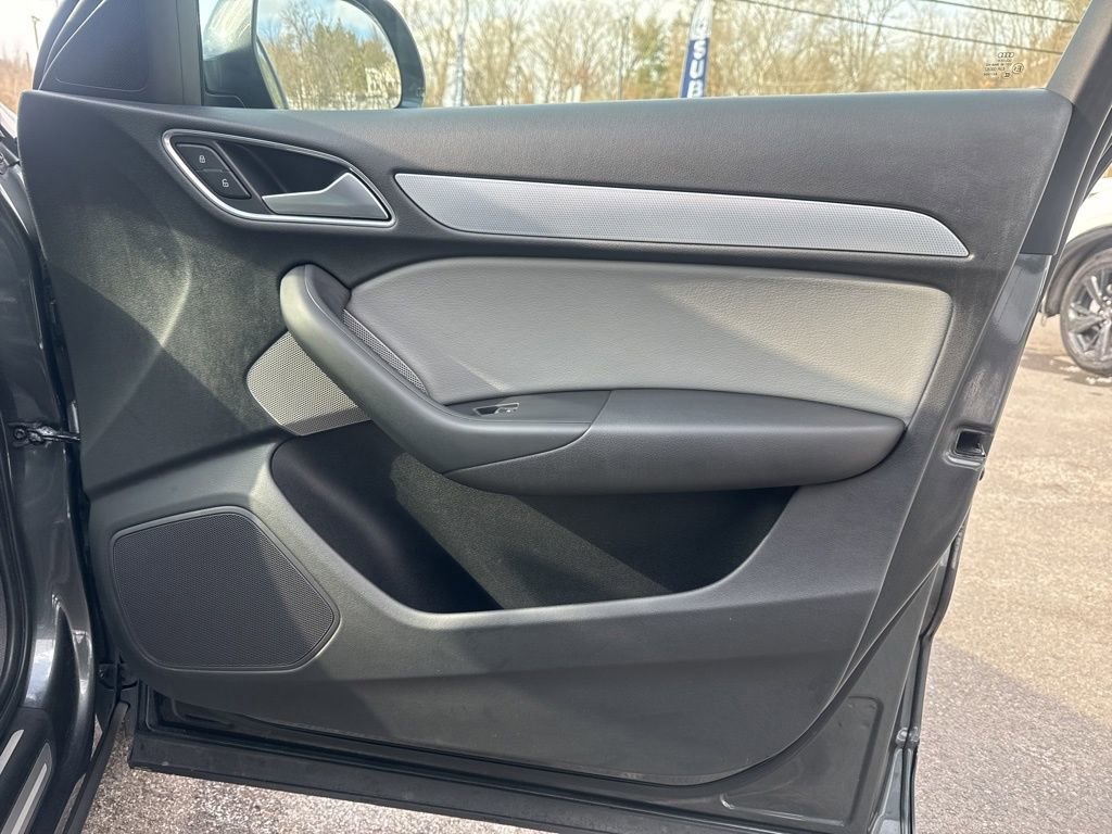 Used 2018 Audi Q3 2.0T Premium image 32